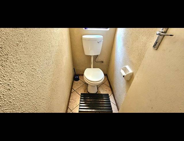 2 BEDROOM PROPERTY TO RENT IN LOTUS GARDENS